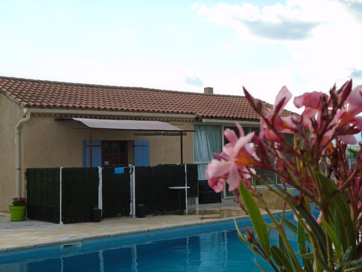 Gite Les Feuilles De Chene Villa Carpentras Exterior photo